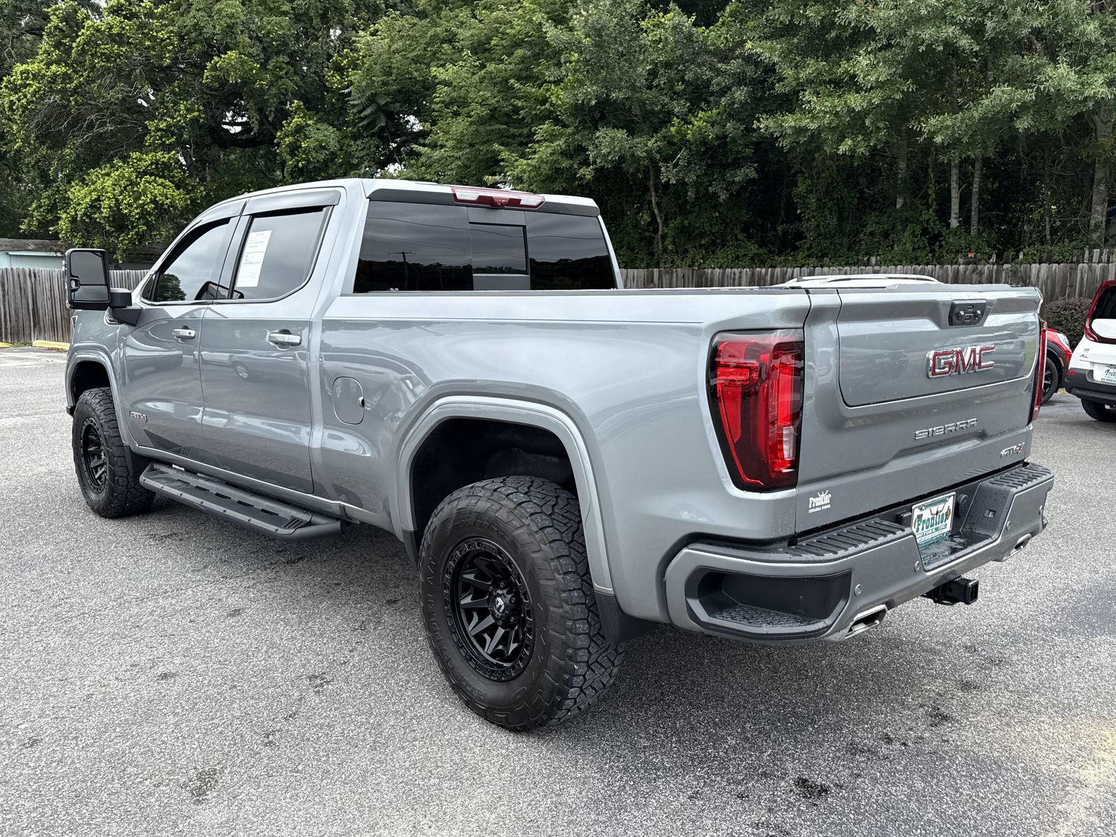 Used 2024 GMC Sierra 1500 AT4 w/ Technology Package AWD/4WD image 3