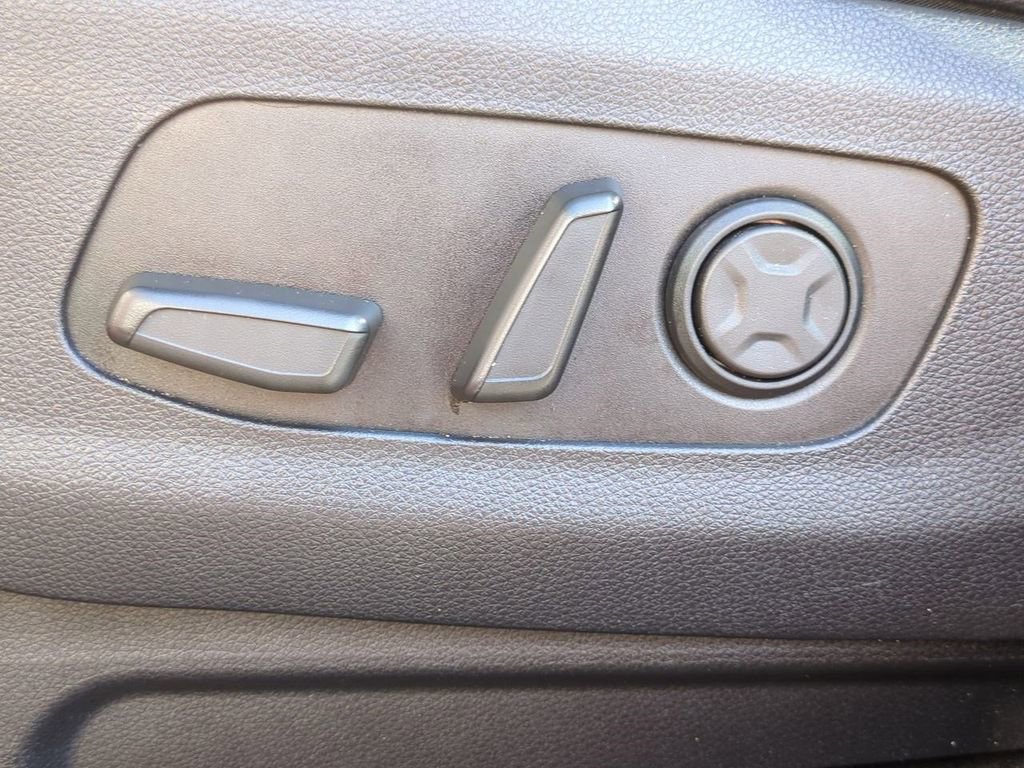 Used 2023 Kia Carnival SX Prestige image 19