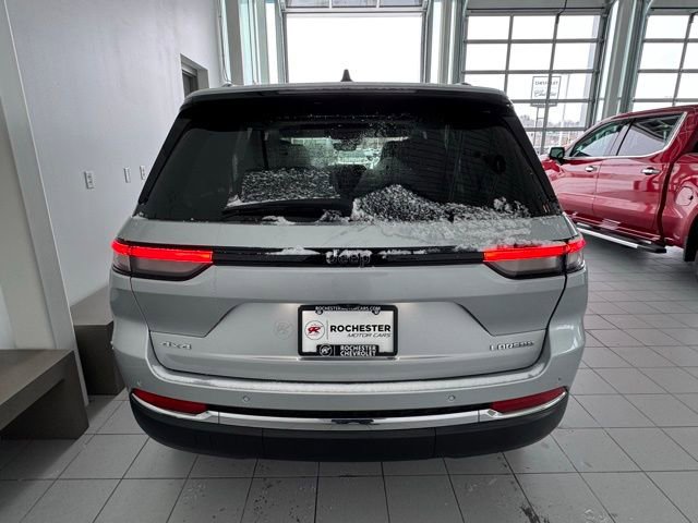 Used 2023 Jeep Grand Cherokee Laredo image 39