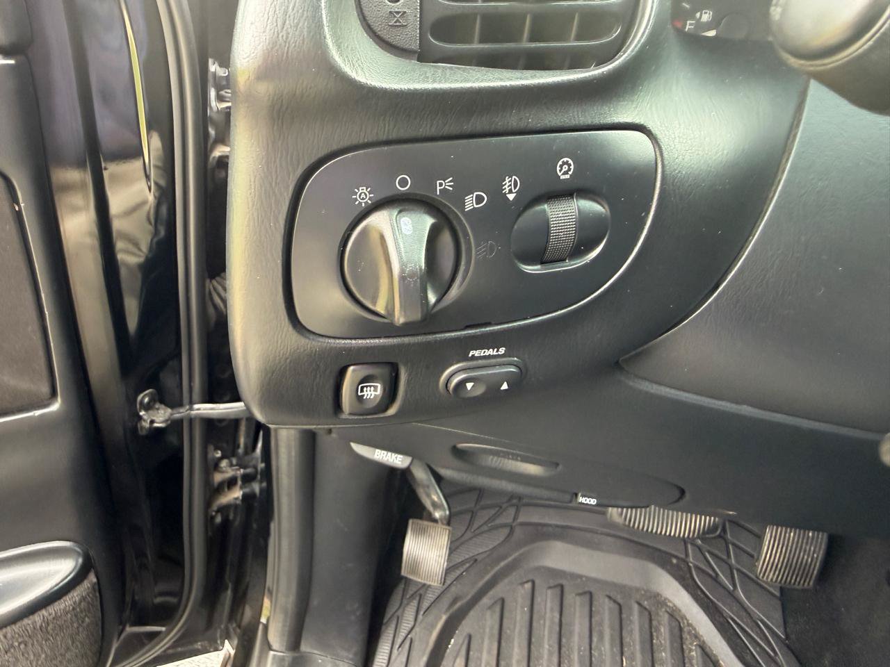 Used 2002 Lincoln Blackwood RWD image 26