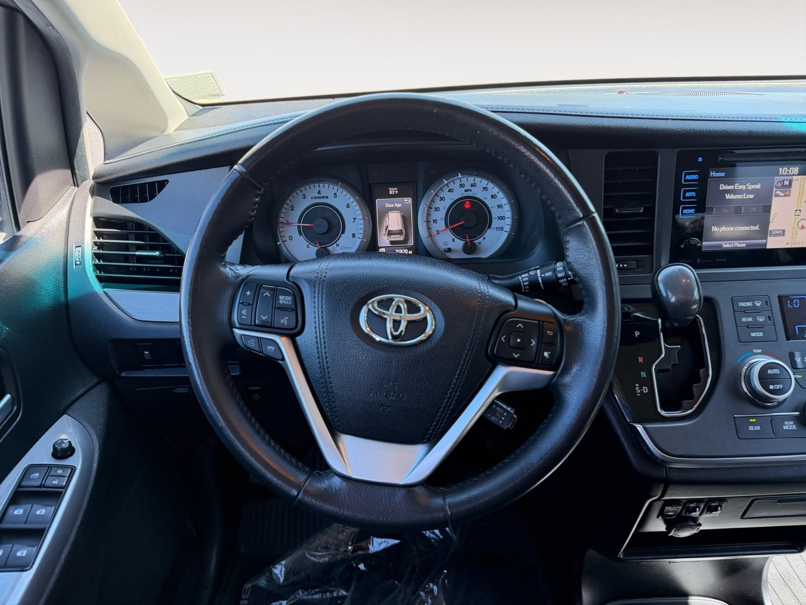 Used 2017 Toyota Sienna SE w/ SE Preferred Package FWD image 12