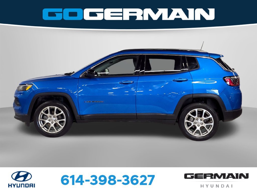 Used 2022 Jeep Compass Latitude w/ Sun and Sound Group AWD/4WD image 12