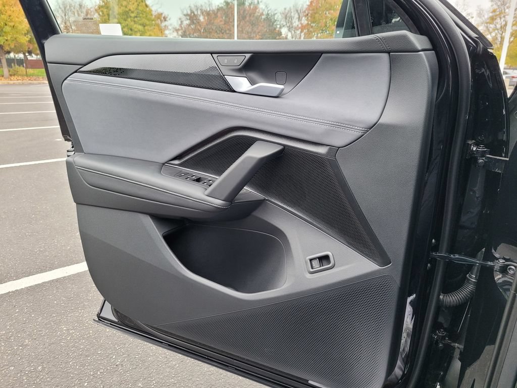 New 2026 Volkswagen Tiguan SE AWD/4WD image 25