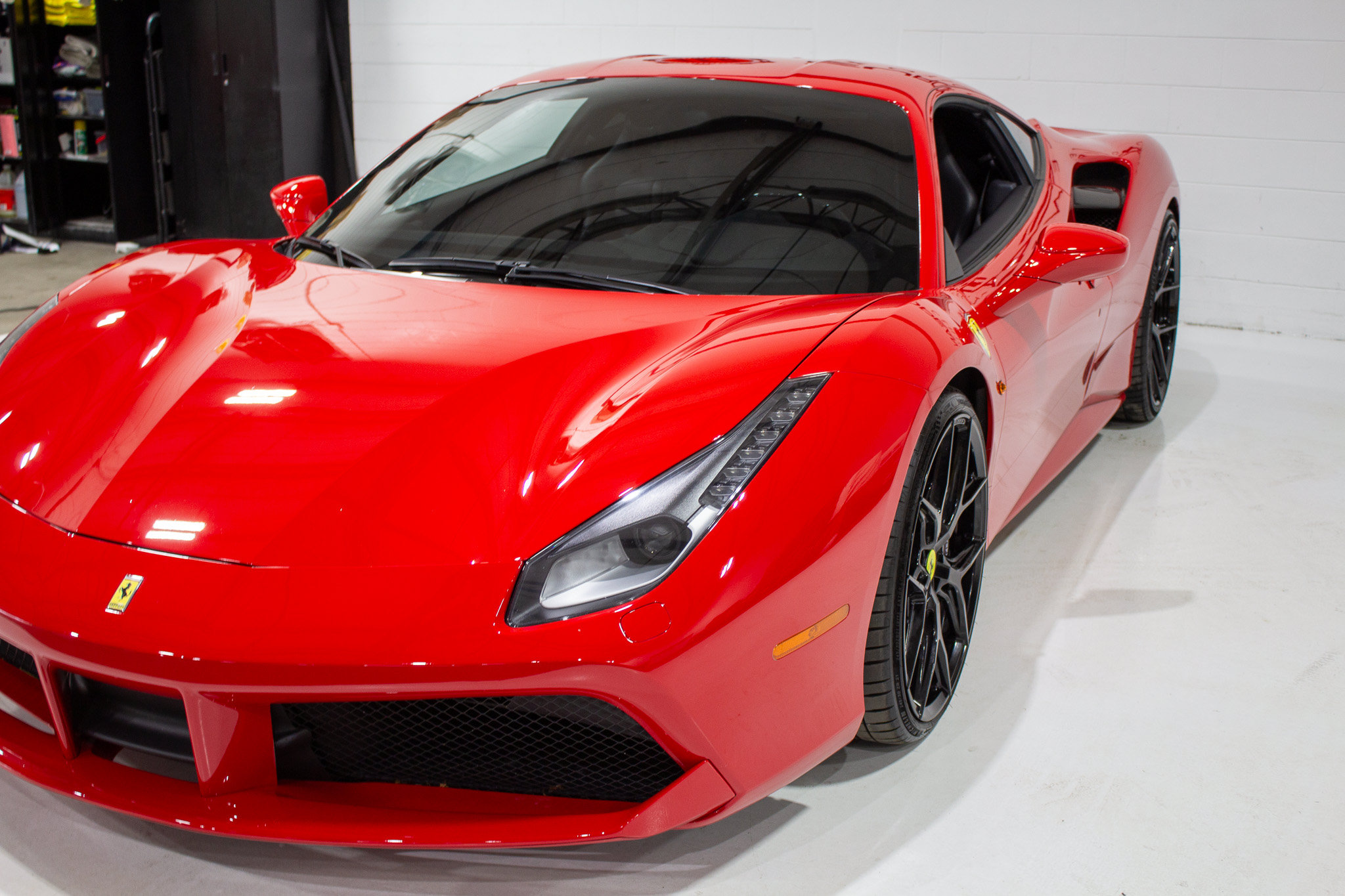 Used 2018 Ferrari 488 GTB RWD image 36