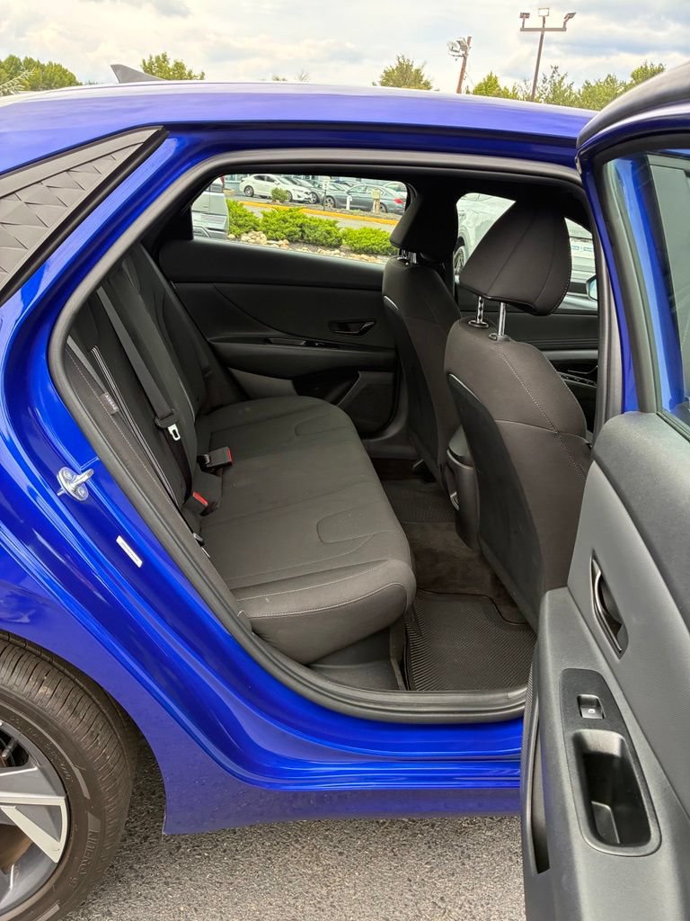 Used 2025 Hyundai Elantra SEL FWD image 20