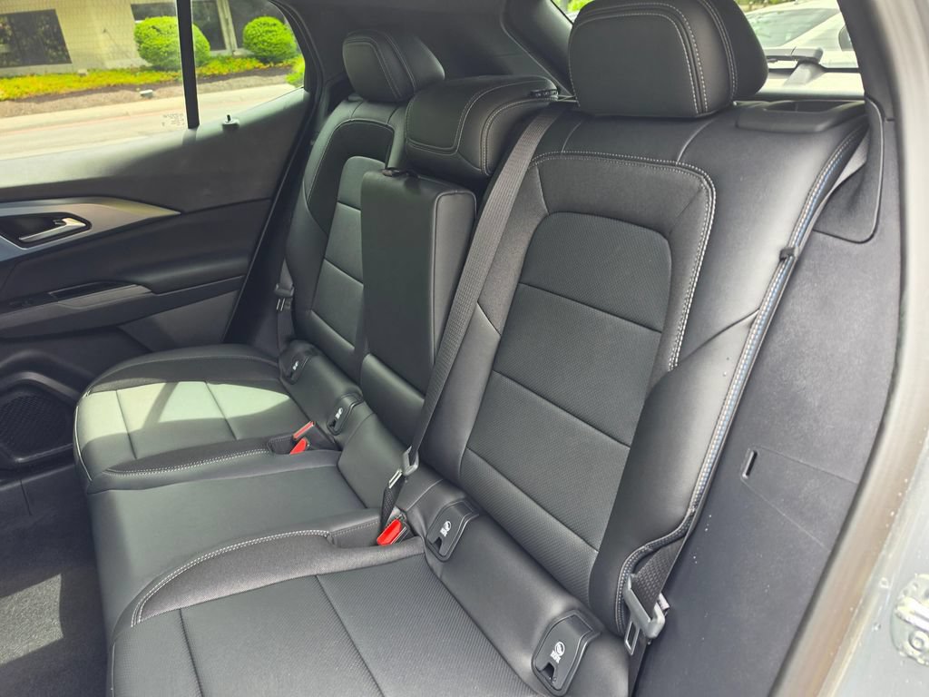 New 2026 Chevrolet Equinox EV LT AWD/4WD image 17