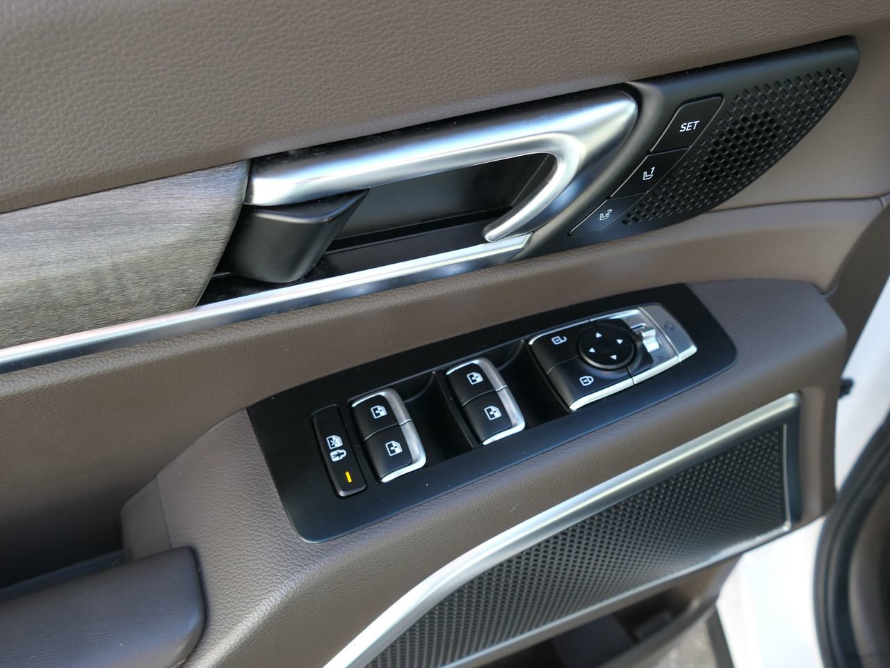 Used 2022 Kia Telluride SX w/ Towing Package image 13