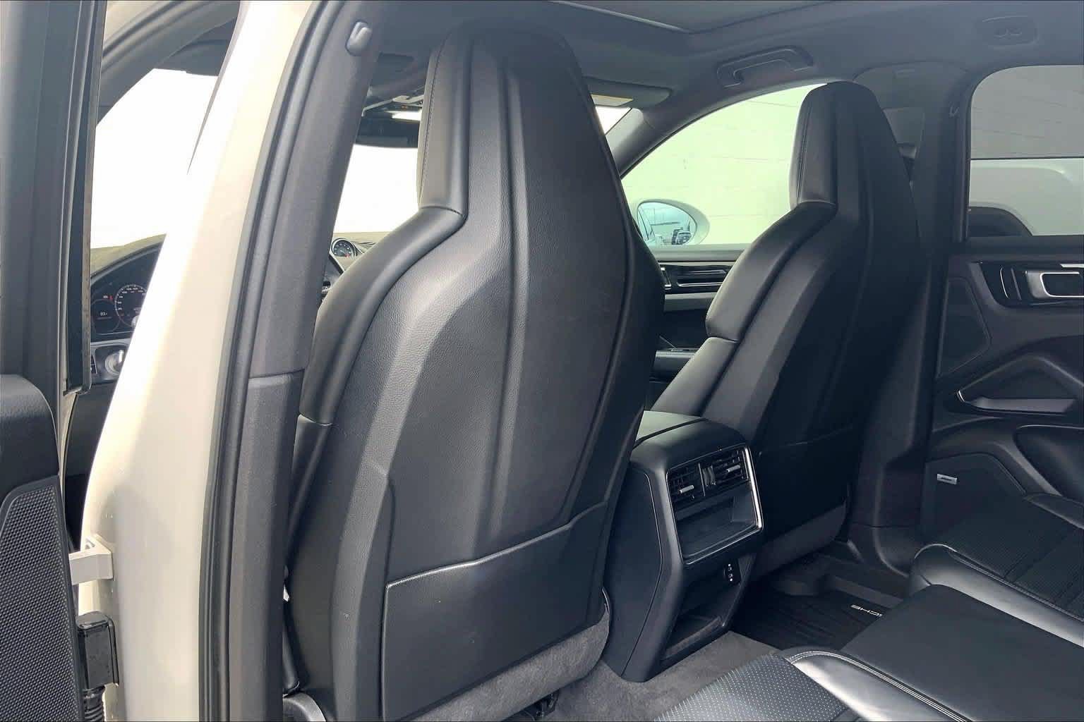 Used 2021 Porsche Cayenne S AWD/4WD image 12