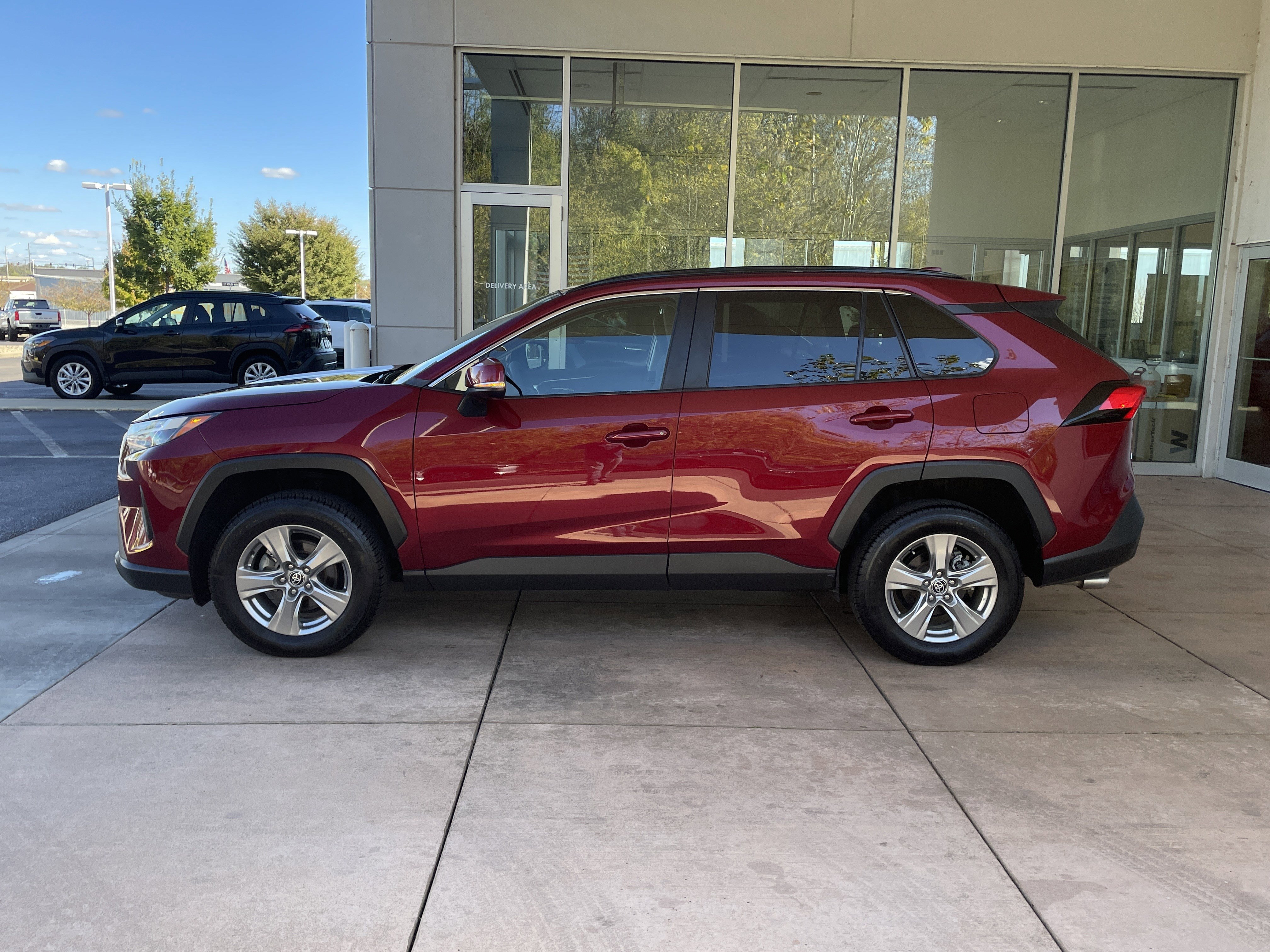 Used 2022 Toyota RAV4 XLE w/ Convenience Package image 19