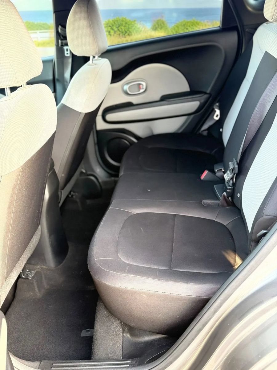 Used 2016 Kia Soul FWD image 13