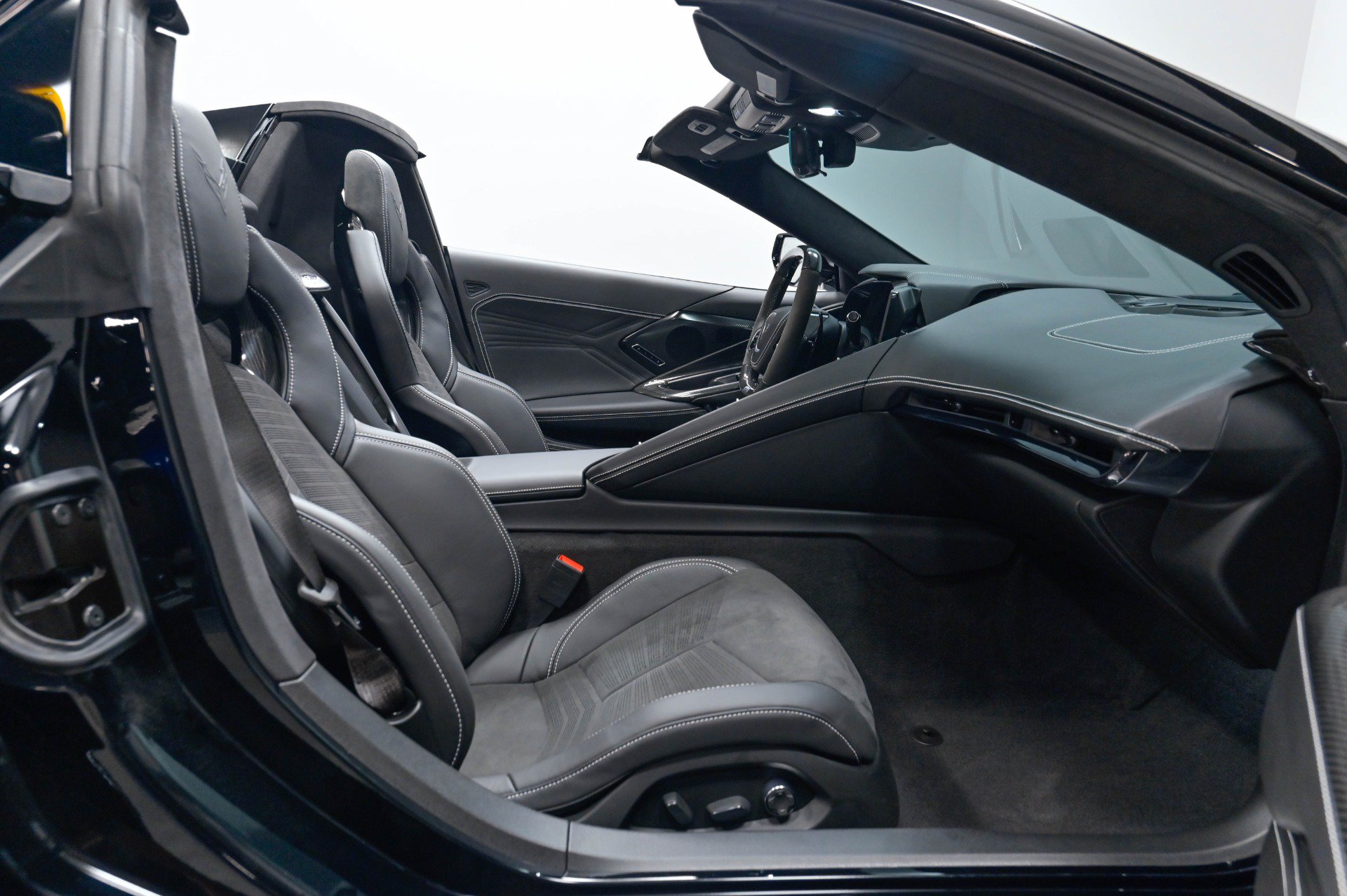 Used 2025 Chevrolet Corvette Z06 RWD image 35