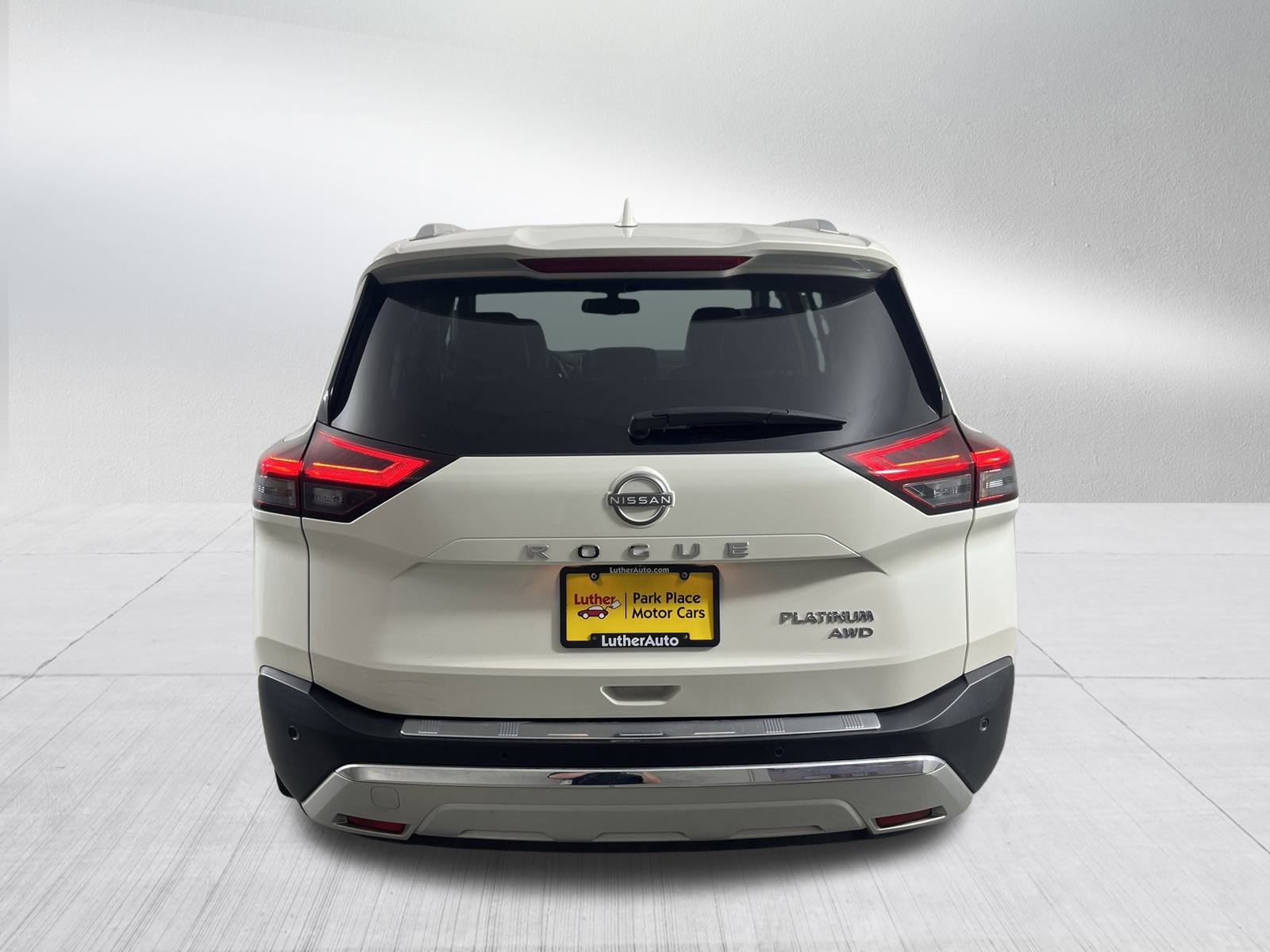 Used 2023 Nissan Rogue Platinum image 6