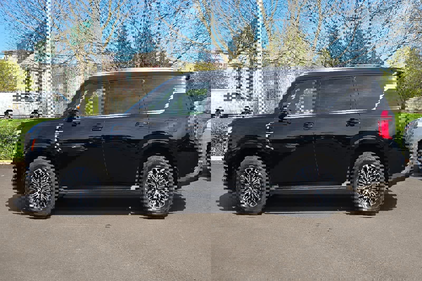 New 2025 Nissan Armada SL w/ Captain's Chari Seat Package image 5