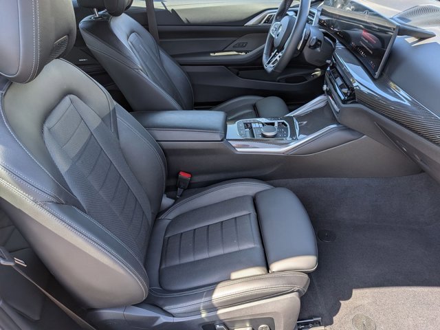 Used 2025 BMW M440i Convertible image 21