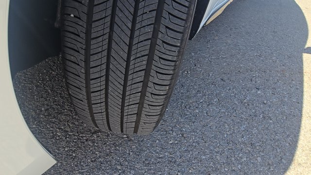 Used 2027 Nissan Sentra SR w/ SR All Weather Package FWD image 32