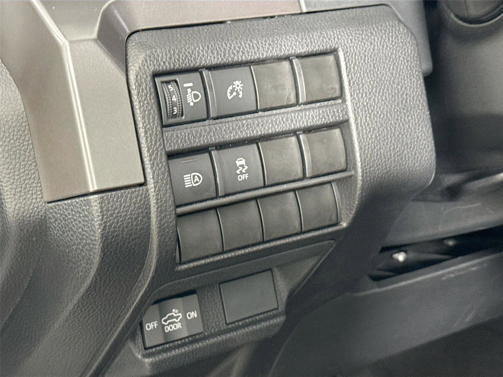 Used 2025 Toyota Tacoma PreRunner RWD image 15