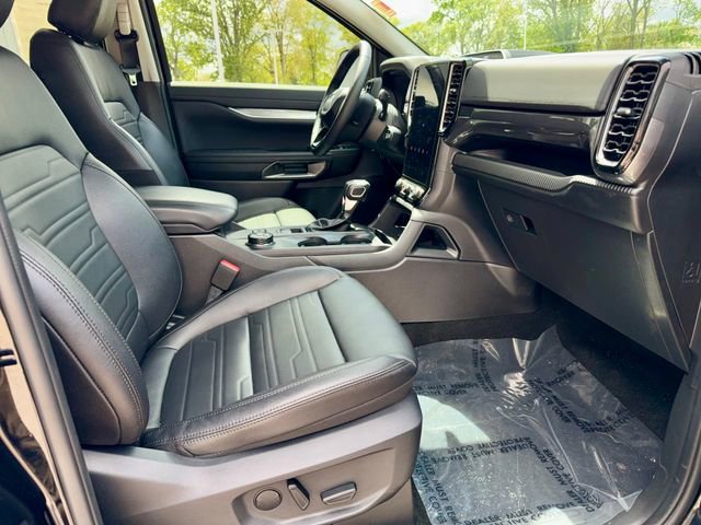 Used 2025 Ford Ranger Lariat w/ FX4 Off-Road Package AWD/4WD image 8