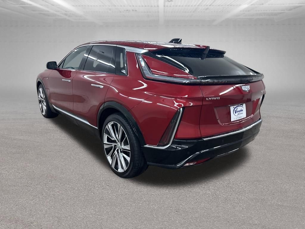 Used 2025 Cadillac Lyriq Luxury w/ LPO, Floor Liner Package AWD/4WD image 7