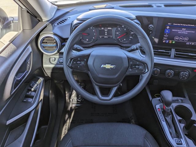 Used 2024 Chevrolet Trax LS image 17