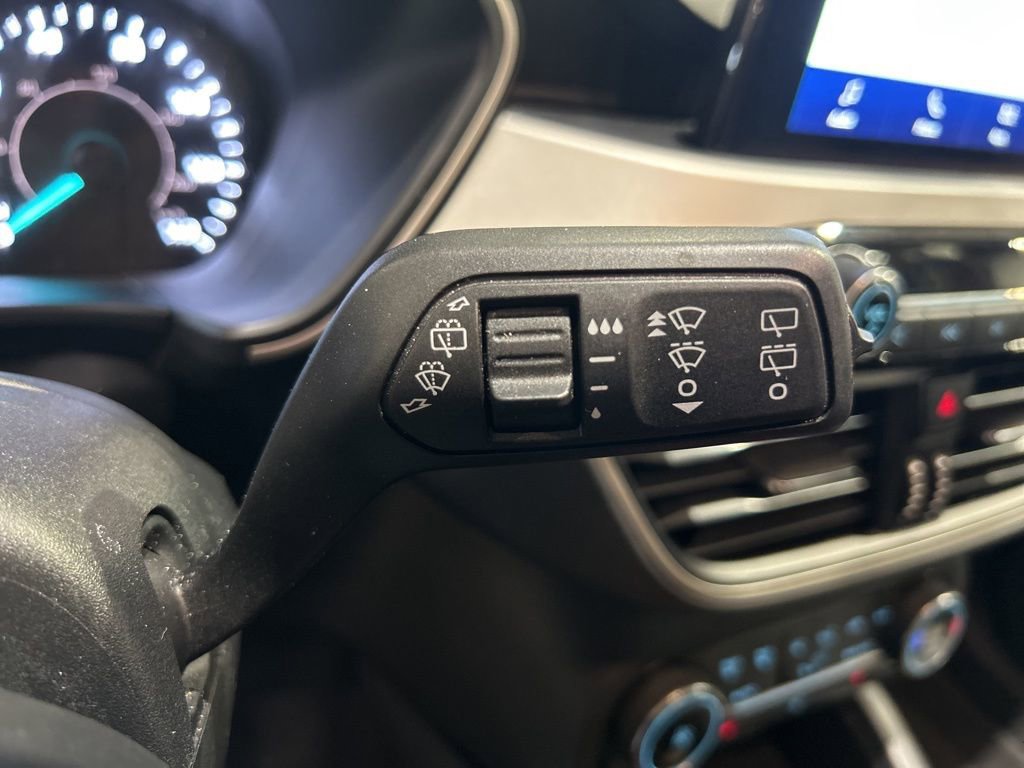 Used 2021 Ford Escape SE w/ Cold Weather Package image 18