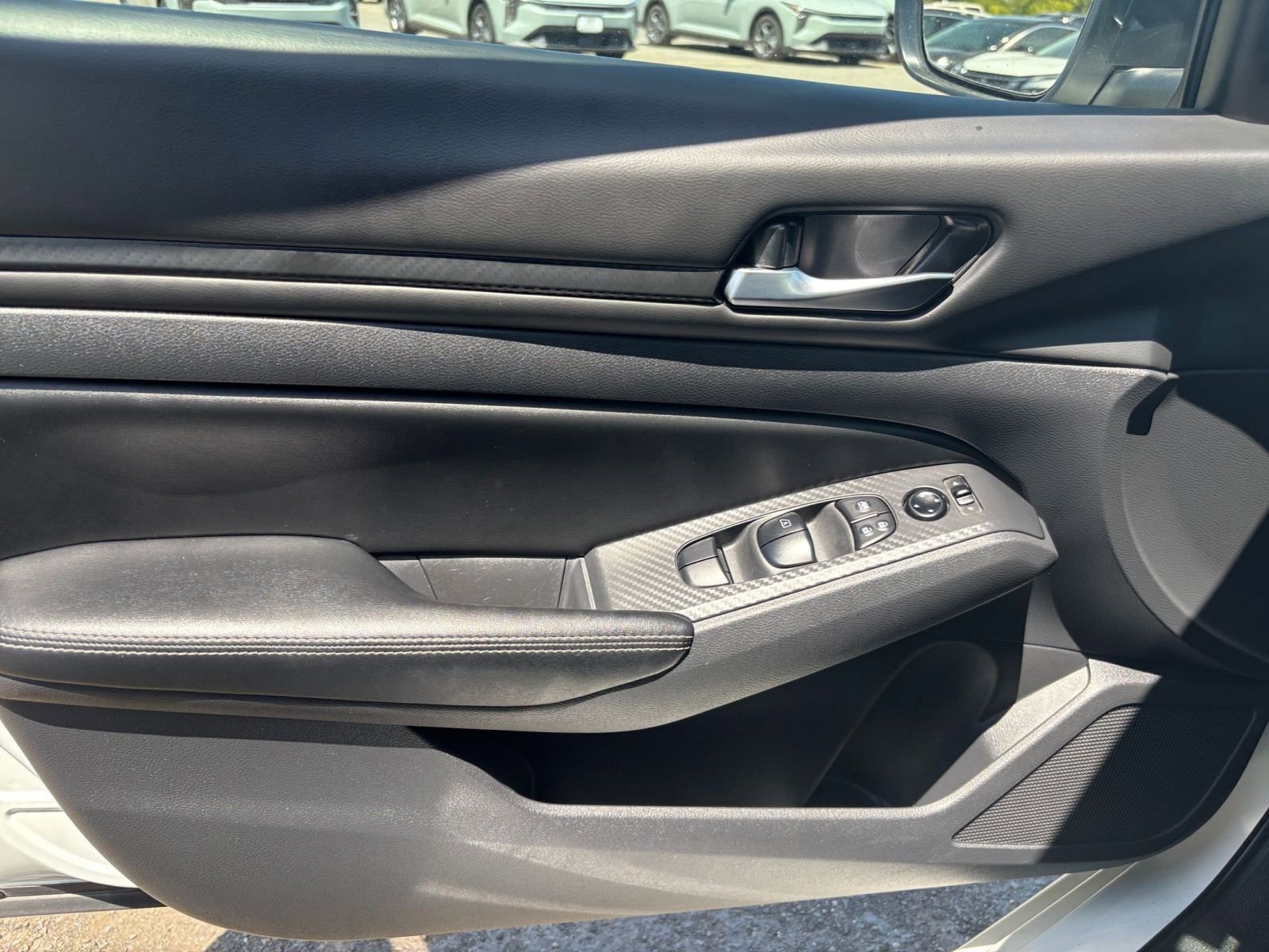 Used 2025 Nissan Altima 2.5 SV FWD image 18