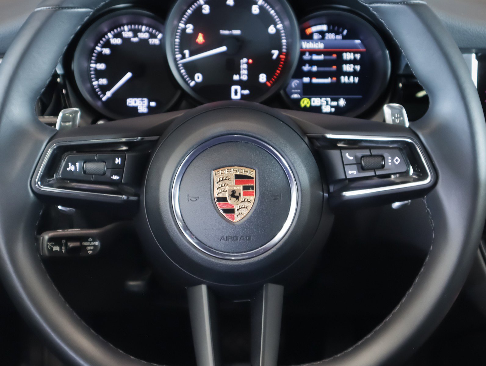 Certified 2023 Porsche Macan AWD/4WD image 13