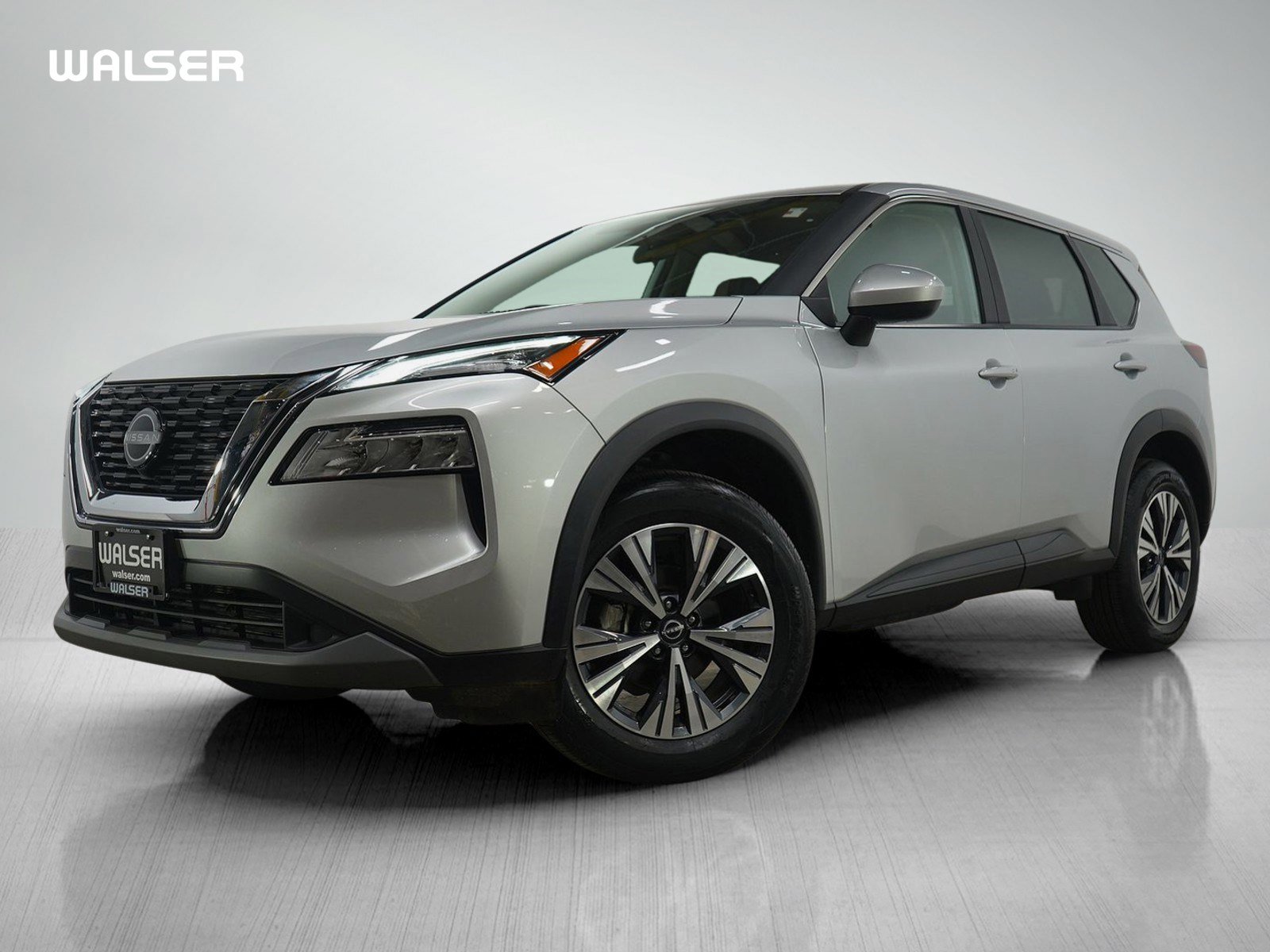 Used 2023 Nissan Rogue SV image 1