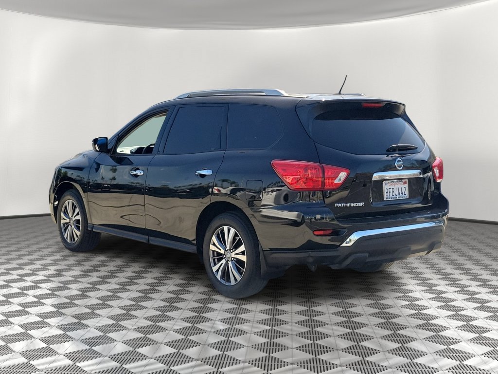 Used 2018 Nissan Pathfinder S FWD image 4