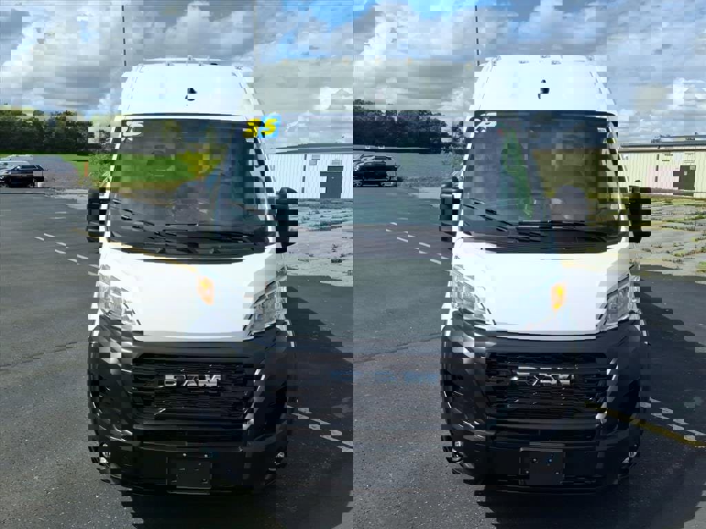 Used 2025 RAM ProMaster 2500 w/ Convenience Group image 2