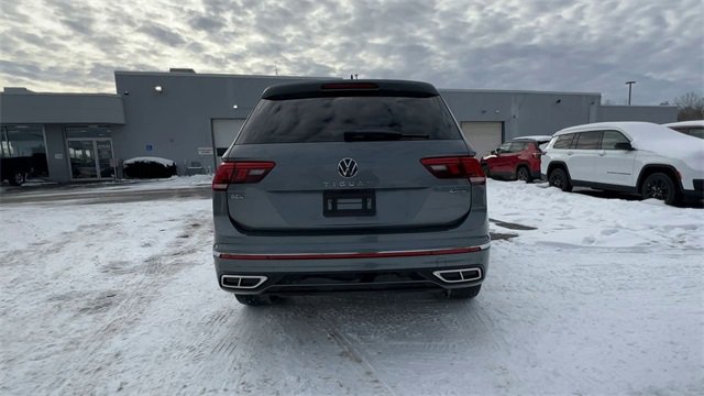 Used 2022 Volkswagen Tiguan SEL R-Line image 7