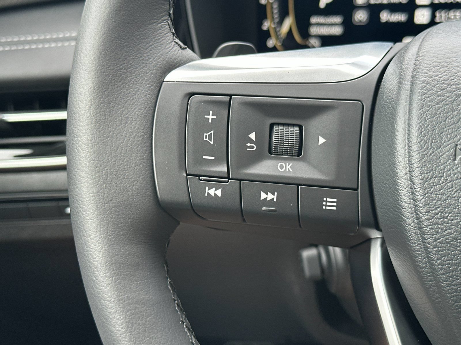 Used 2026 INFINITI QX60 Luxe w/ Cargo Package FWD image 33