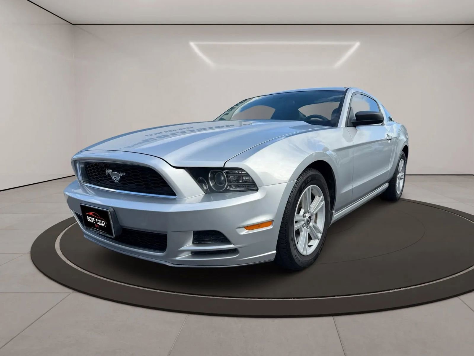 Used 2013 Ford Mustang GT RWD image 2