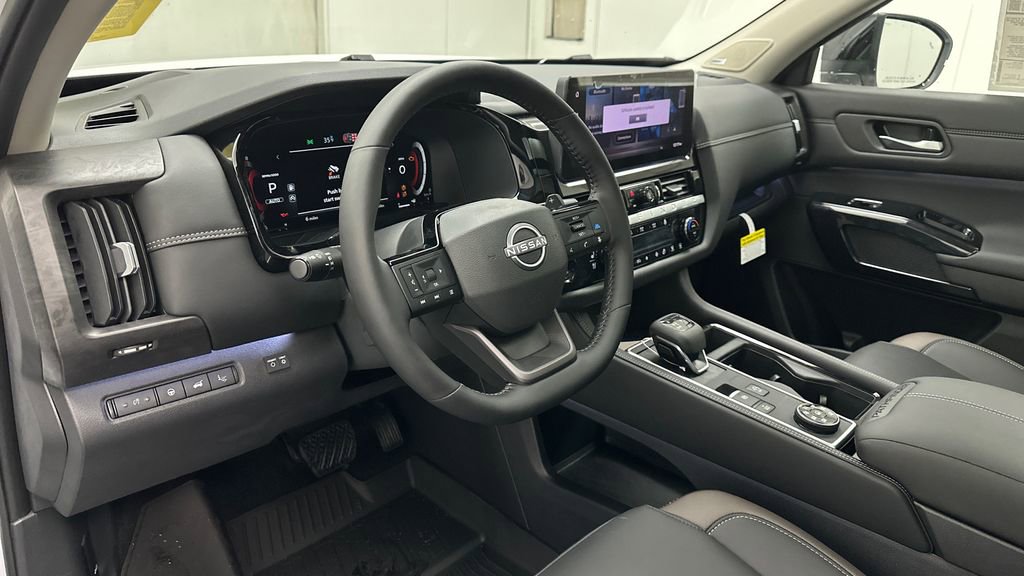 New 2026 Nissan Pathfinder Platinum w/ Accent Package image 17