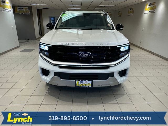 Used 2025 Ford Expedition Platinum w/ Driver's Package AWD/4WD image 32