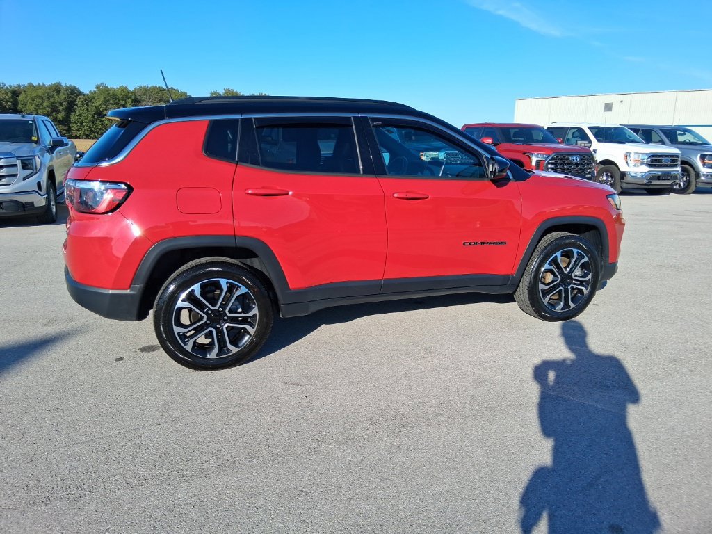 Used 2024 Jeep Compass Limited AWD/4WD image 8