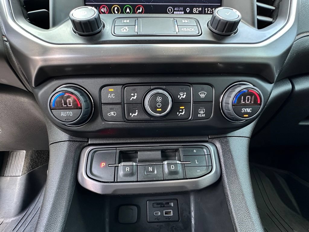 Used 2022 GMC Acadia AT4 w/ Technology Package AWD/4WD image 32