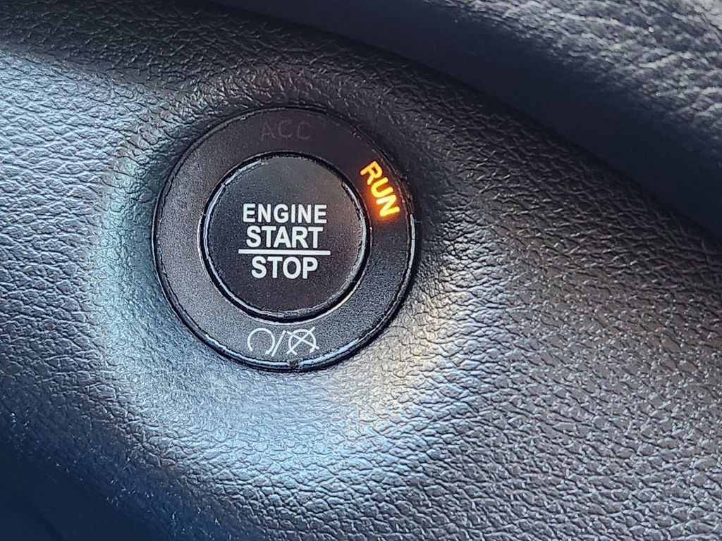 Used 2020 Jeep Cherokee Latitude Plus image 24