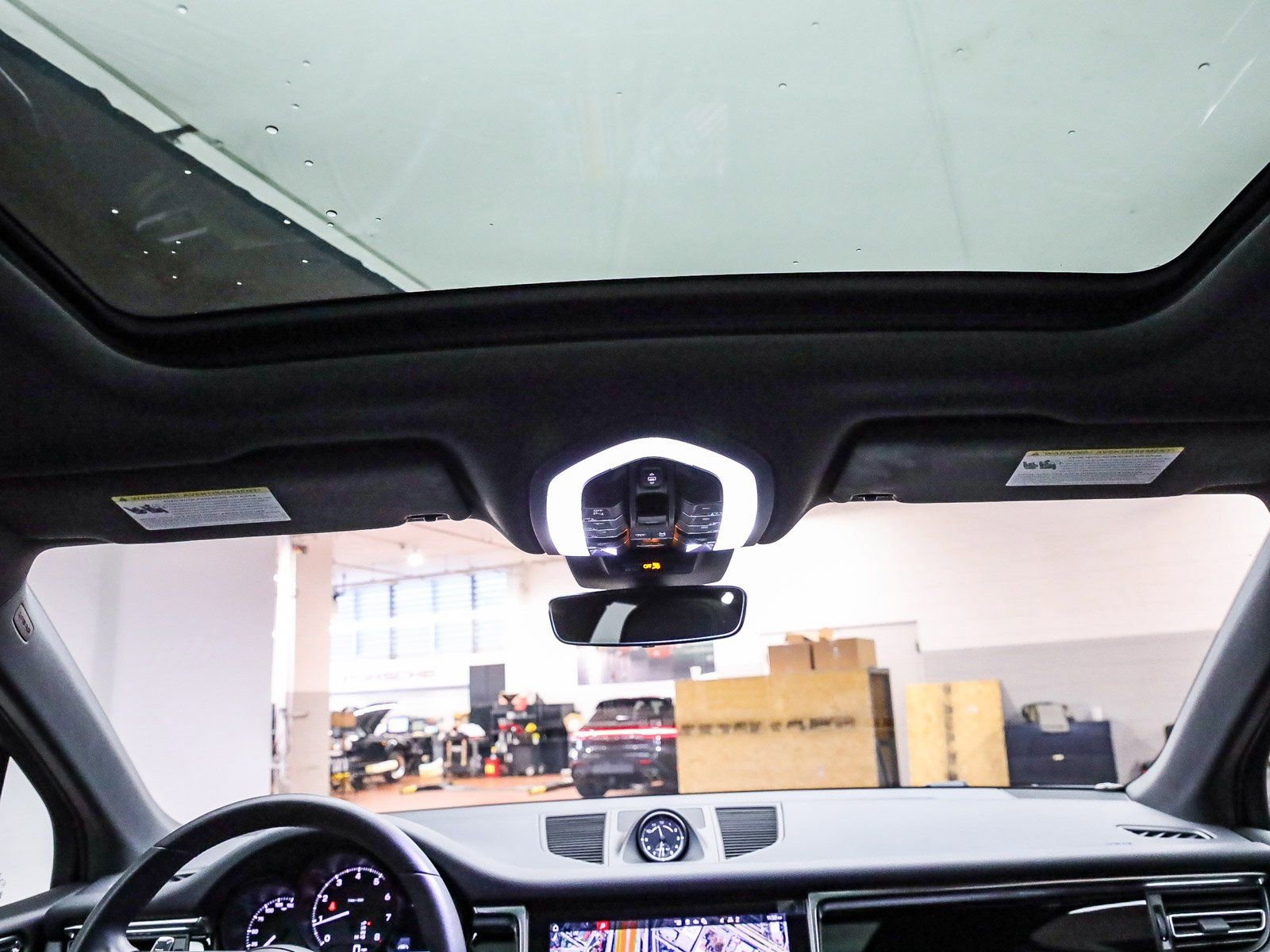 Certified 2025 Porsche Macan image 20