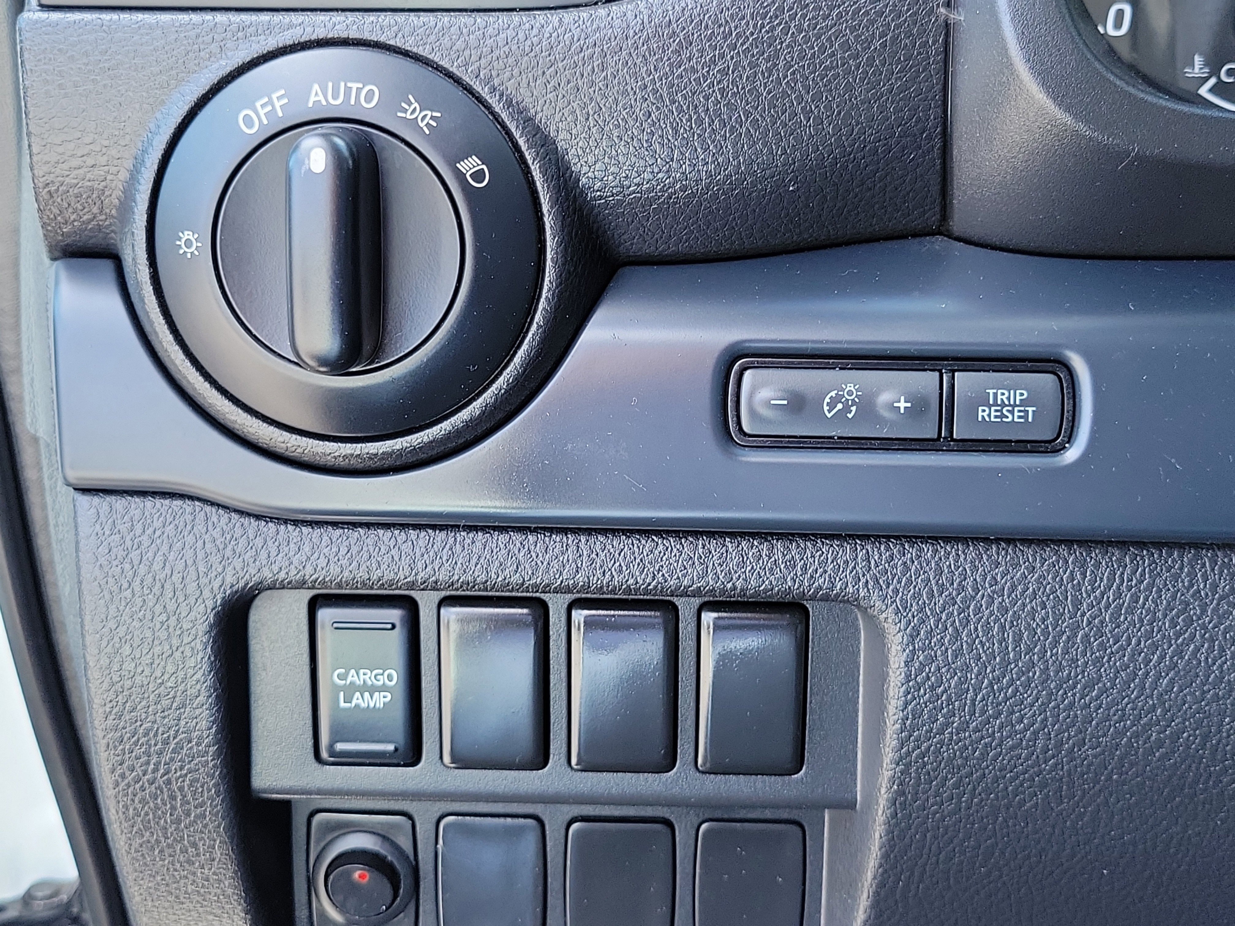 Used 2022 Nissan Titan S image 24