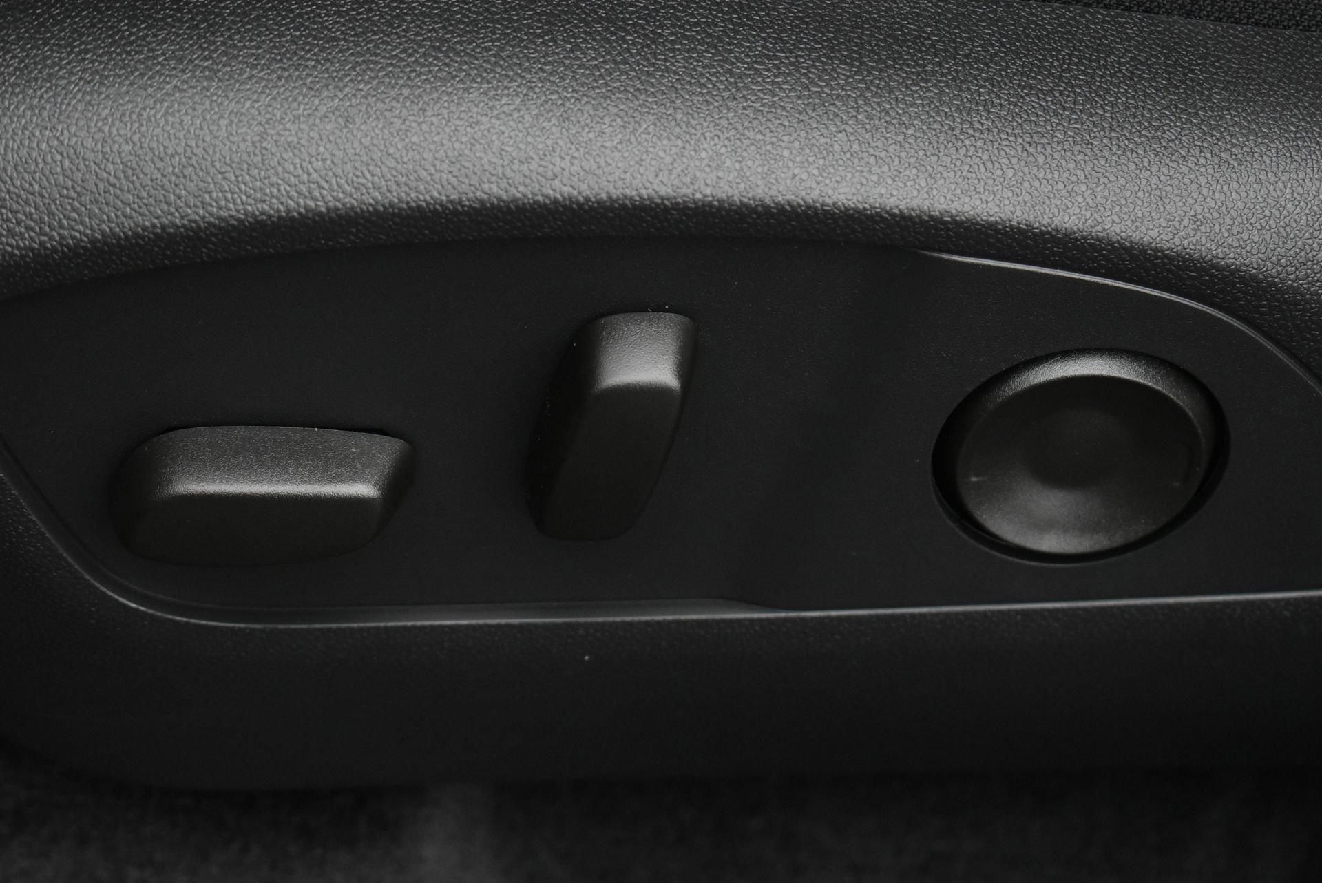 New 2026 Chevrolet Traverse LT w/ Sun and Wheel Package image 14