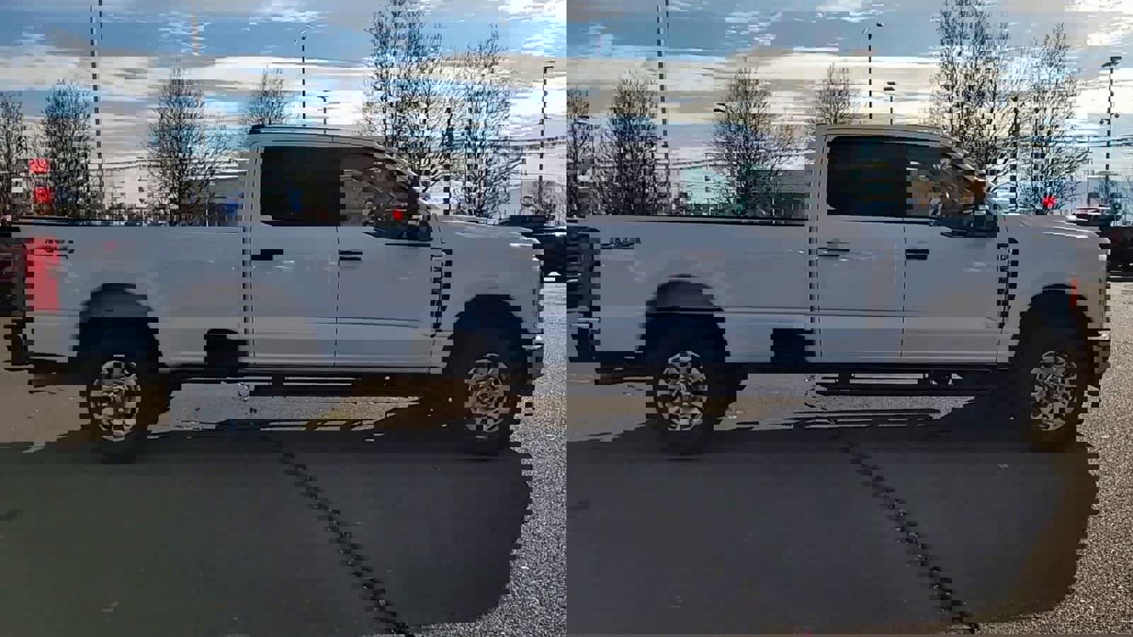 Used 2023 Ford F350 XLT image 9