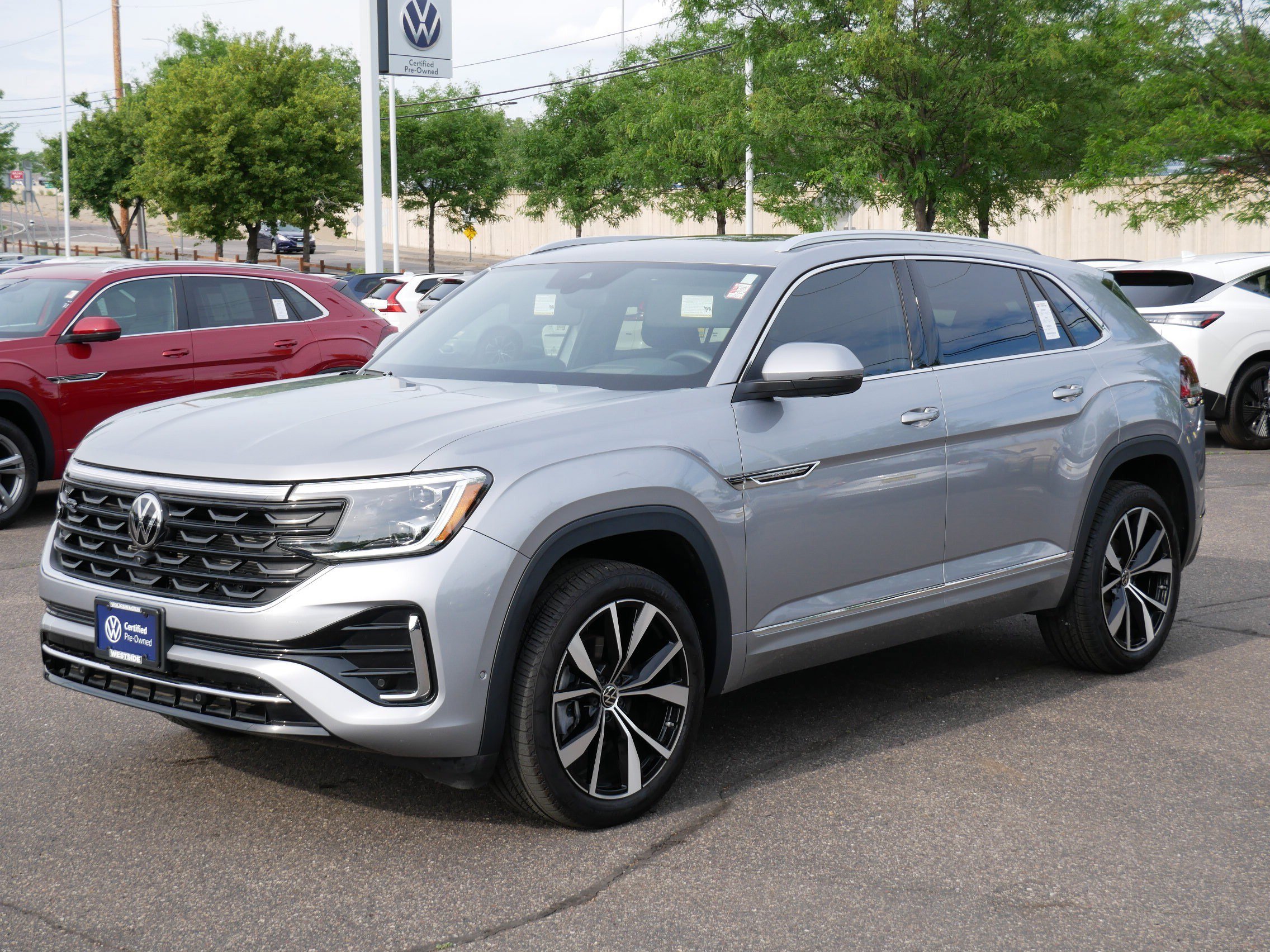 Used 2025 Volkswagen Atlas Cross Sport SEL Premium R-Line AWD/4WD image 3