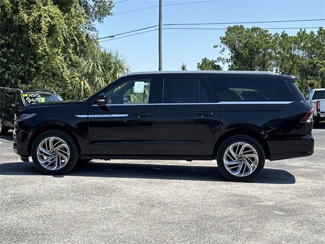 New 2025 Lincoln Navigator L Reserve image 7