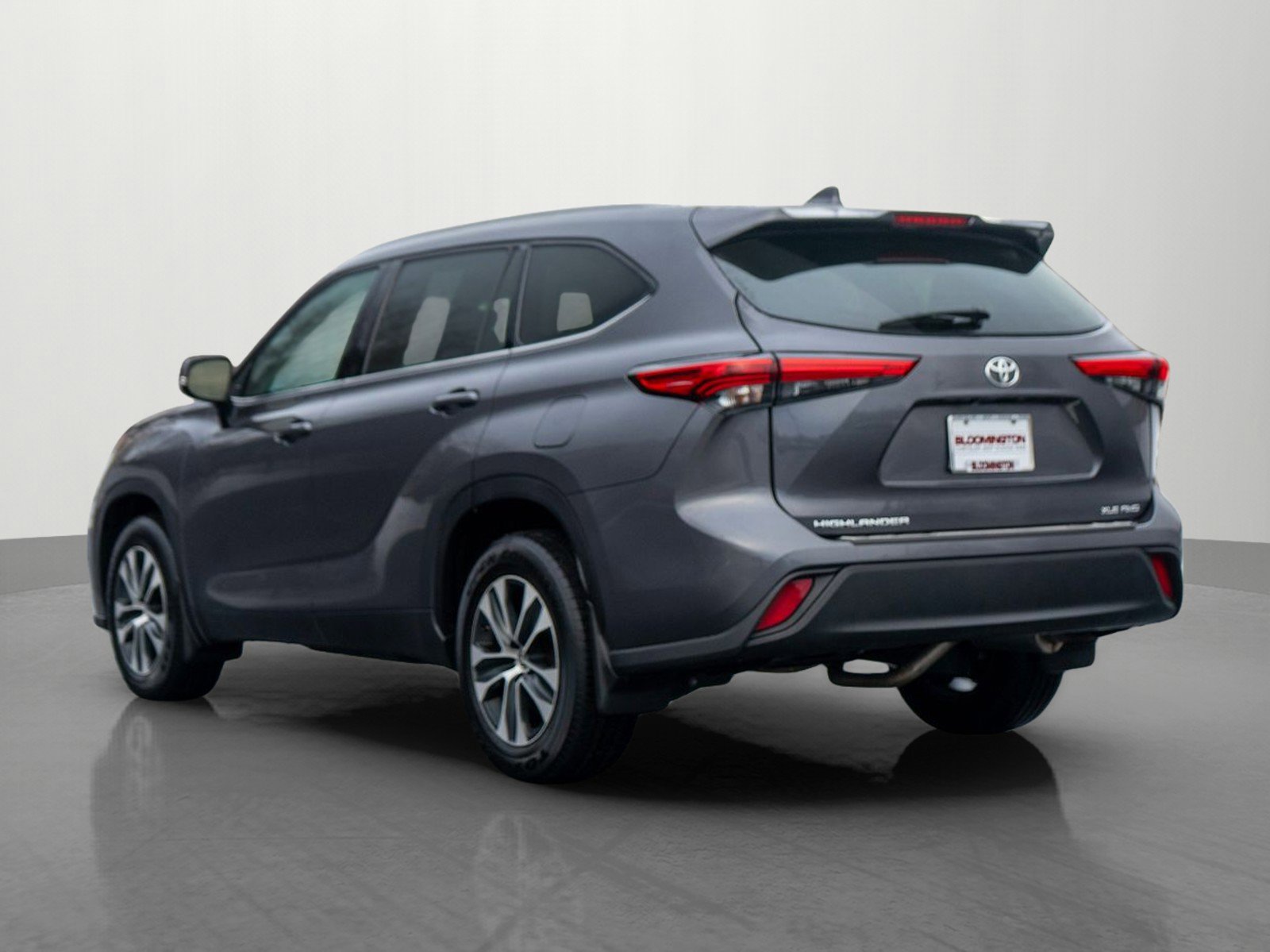 Used 2022 Toyota Highlander XLE image 5