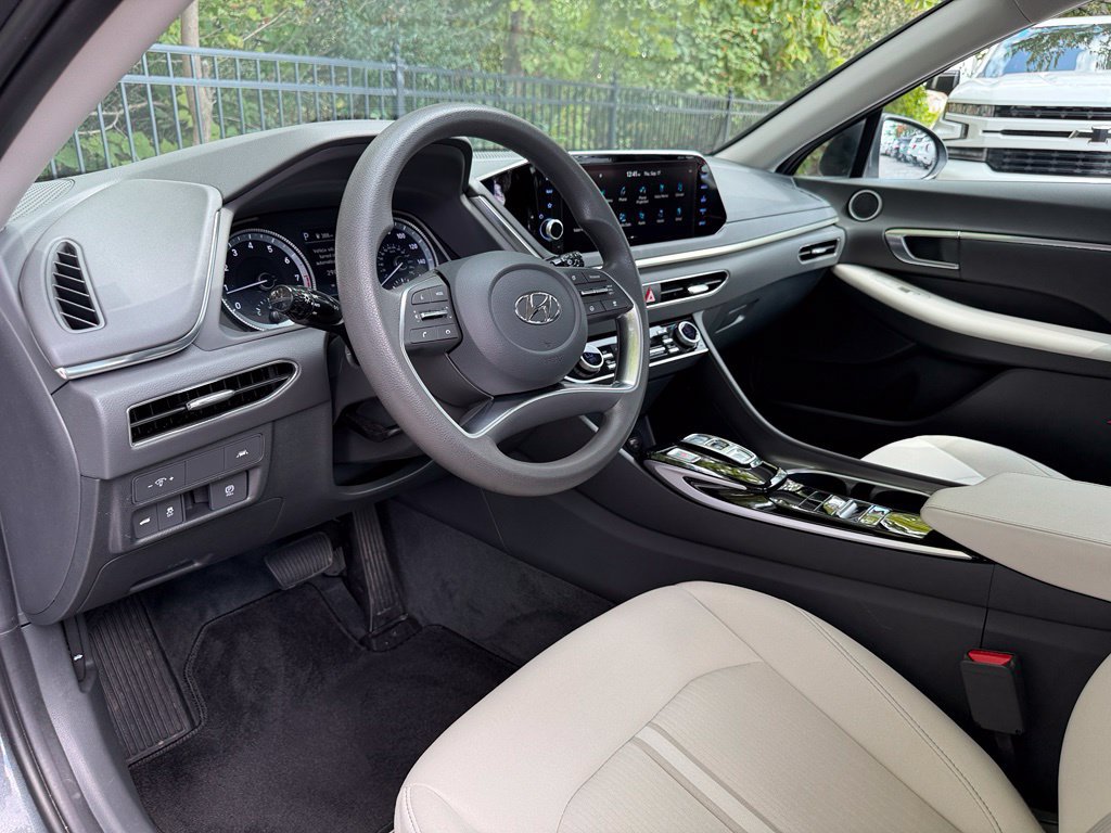 Certified 2023 Hyundai Sonata SEL w/ Preferred Accessory Package FWD image 11