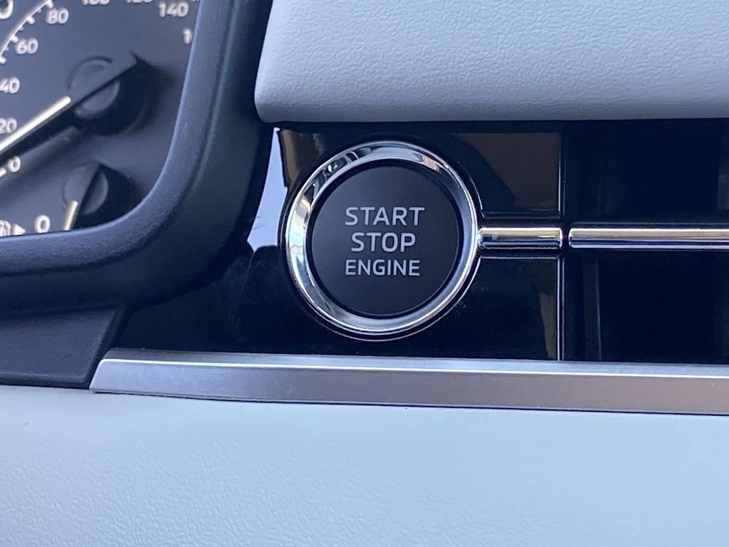 New 2026 Mitsubishi Outlander SE FWD image 13