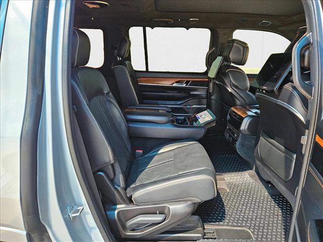 Used 2022 Jeep Grand Wagoneer Series III w/ Rear Seat Video Group 1 image 27