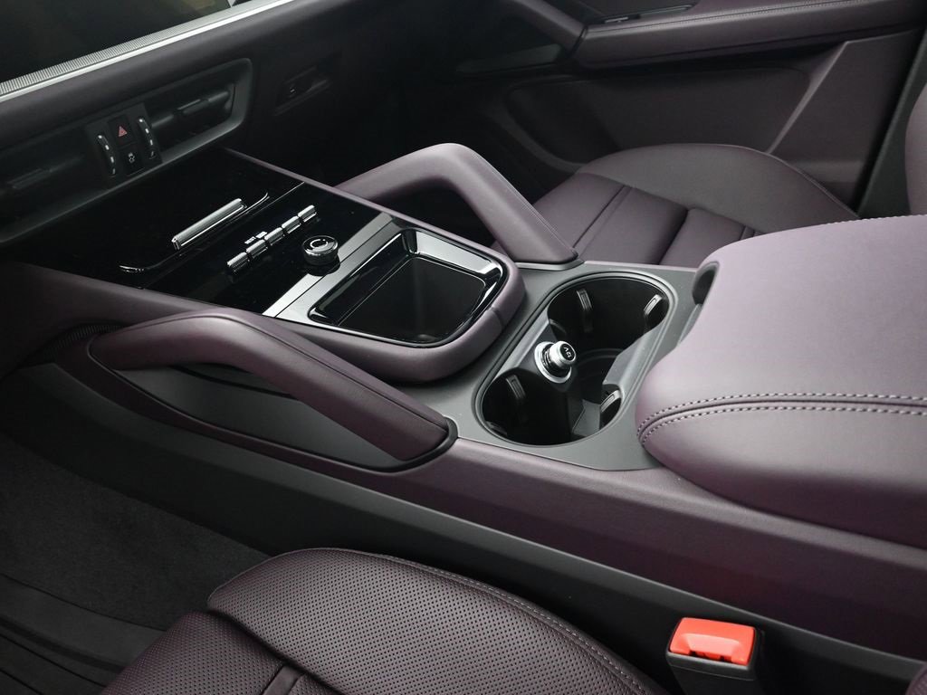 New 2026 Porsche Cayenne Coupe image 22