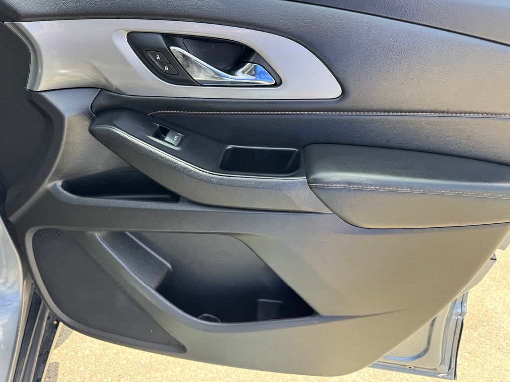 Used 2019 Chevrolet Traverse LT FWD image 8