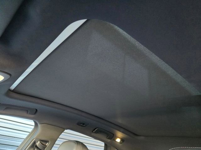 Used 2025 Porsche Macan image 21